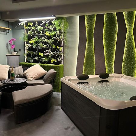 Leo Apartment Suite & Private Spa Zone - Old City Bratysława Zewnętrze zdjęcie
