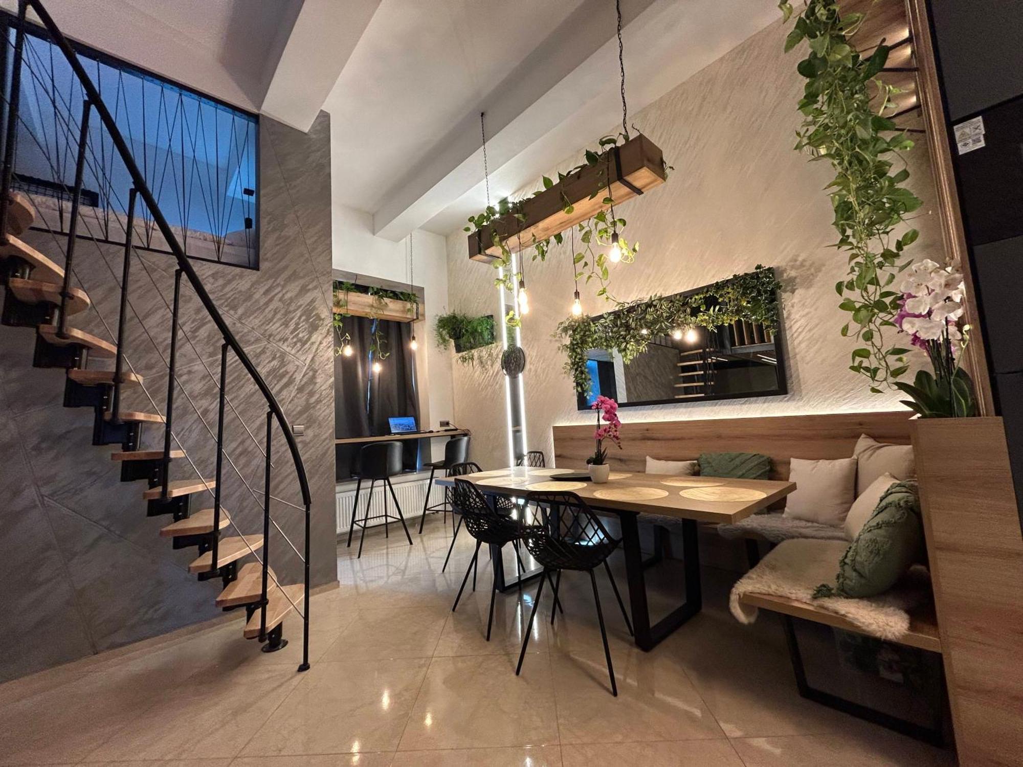 Leo Apartment Suite & Private Spa Zone - Old City Bratysława Zewnętrze zdjęcie