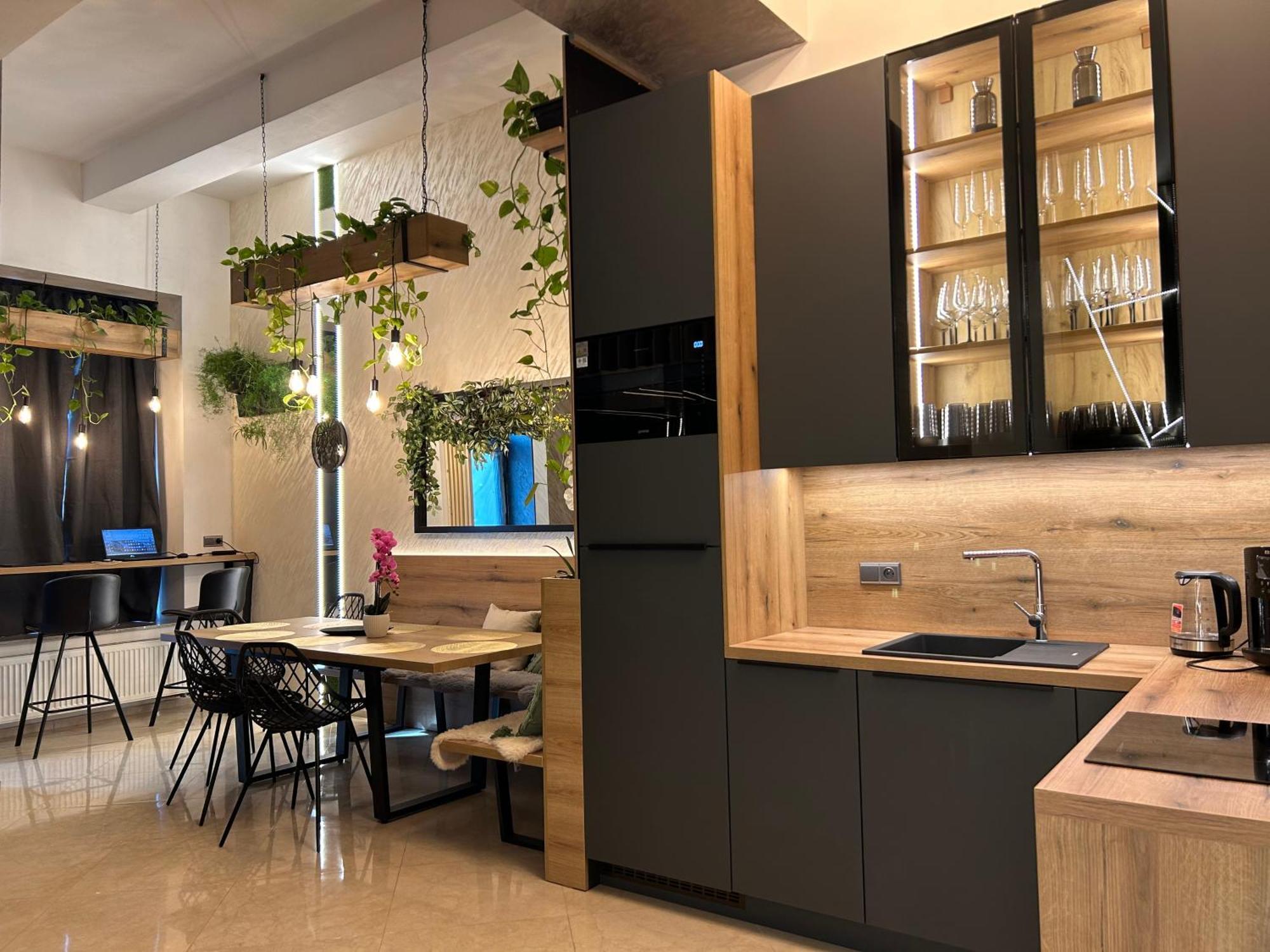 Leo Apartment Suite & Private Spa Zone - Old City Bratysława Zewnętrze zdjęcie