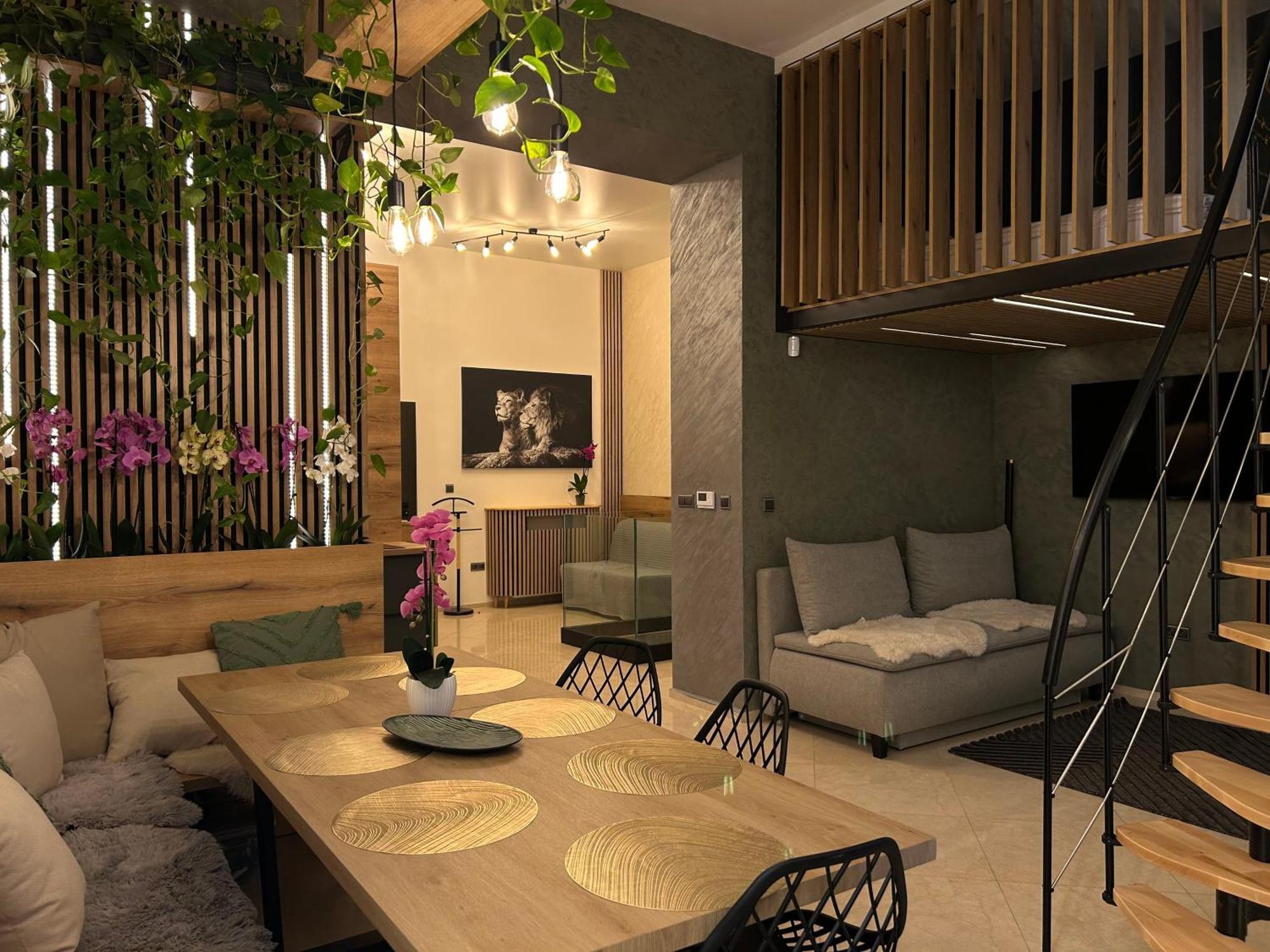 Leo Apartment Suite & Private Spa Zone - Old City Bratysława Zewnętrze zdjęcie