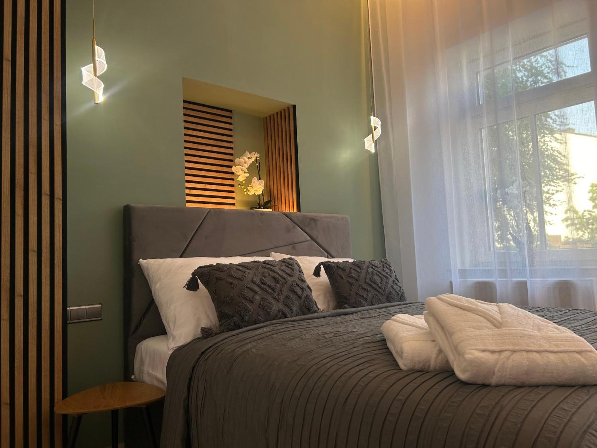 Leo Apartment Suite & Private Spa Zone - Old City Bratysława Zewnętrze zdjęcie