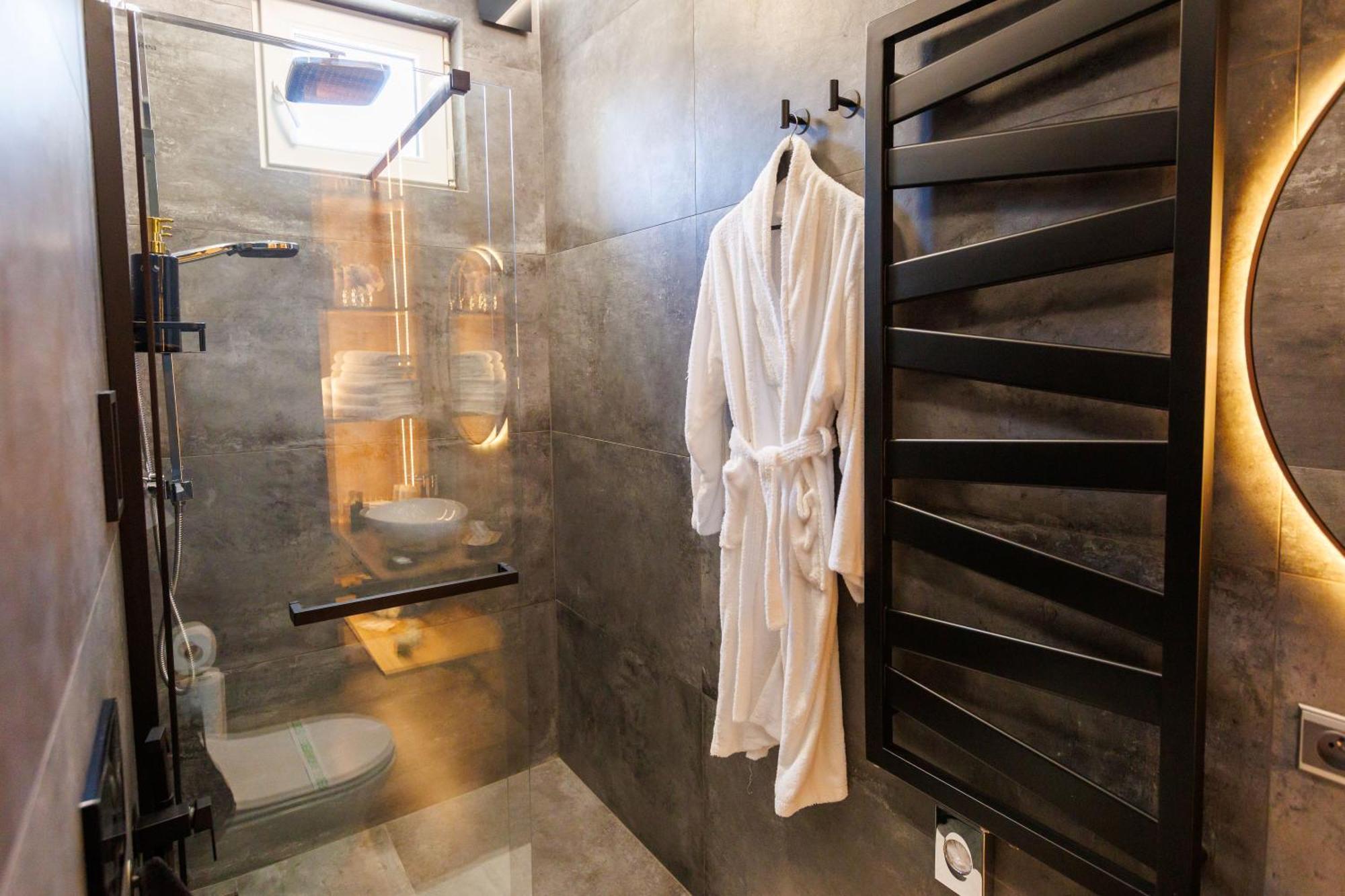 Leo Apartment Suite & Private Spa Zone - Old City Bratysława Zewnętrze zdjęcie