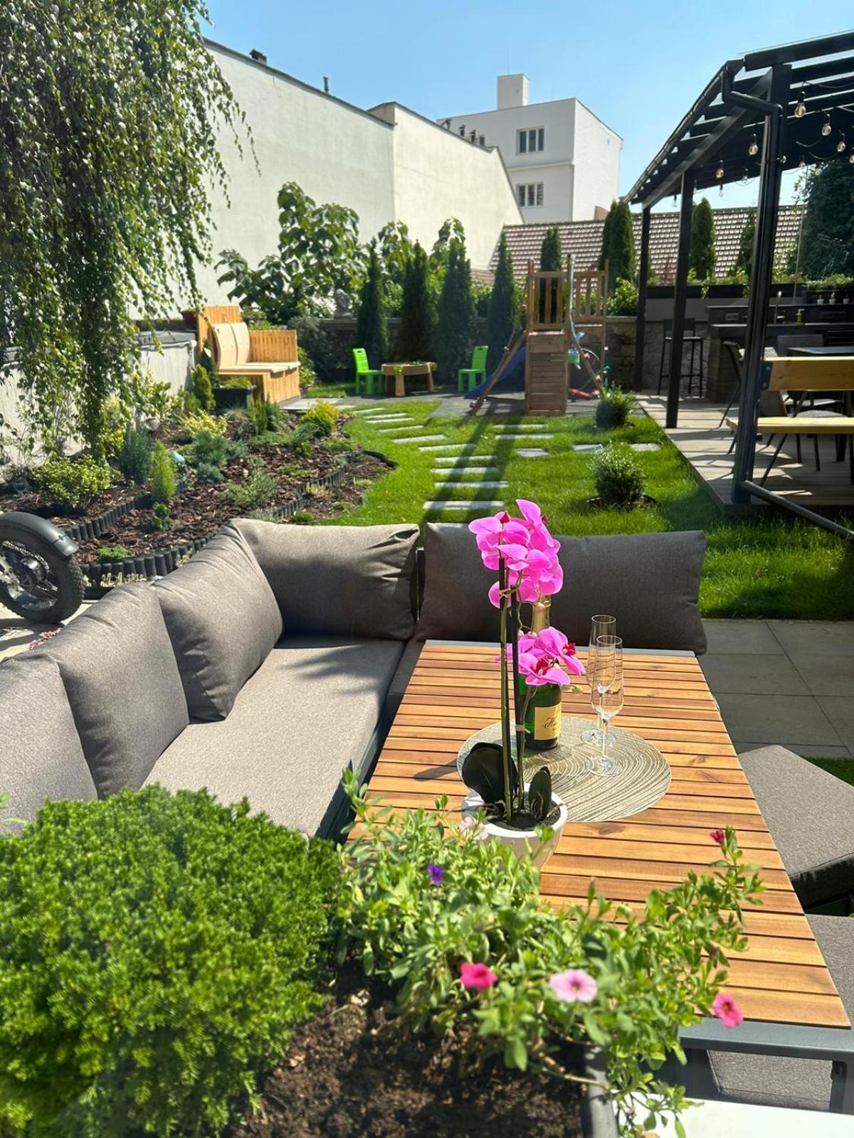 Leo Apartment Suite & Private Spa Zone - Old City Bratysława Zewnętrze zdjęcie
