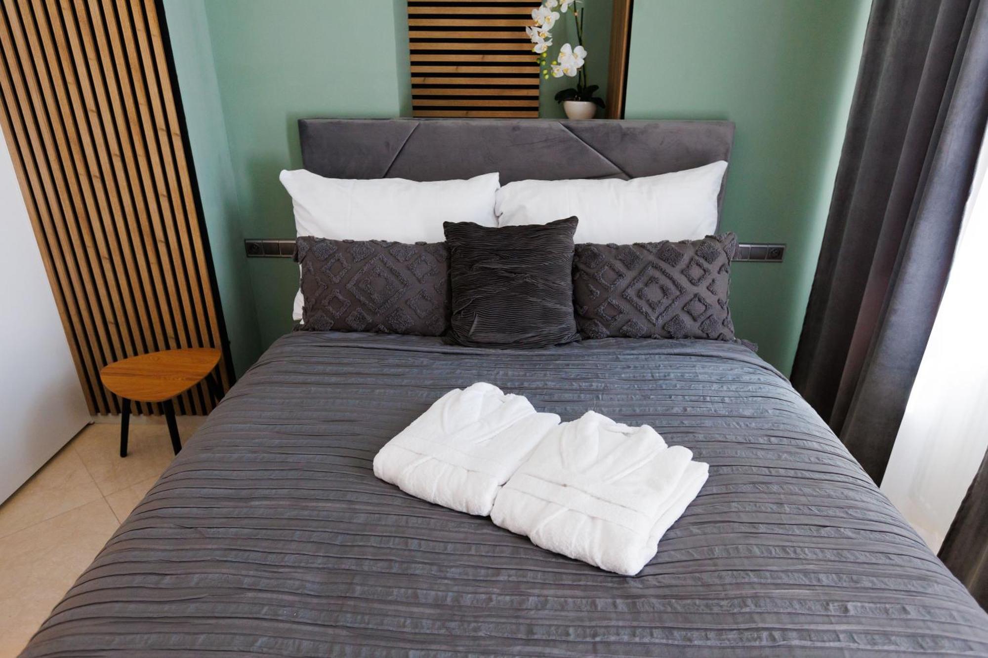 Leo Apartment Suite & Private Spa Zone - Old City Bratysława Zewnętrze zdjęcie