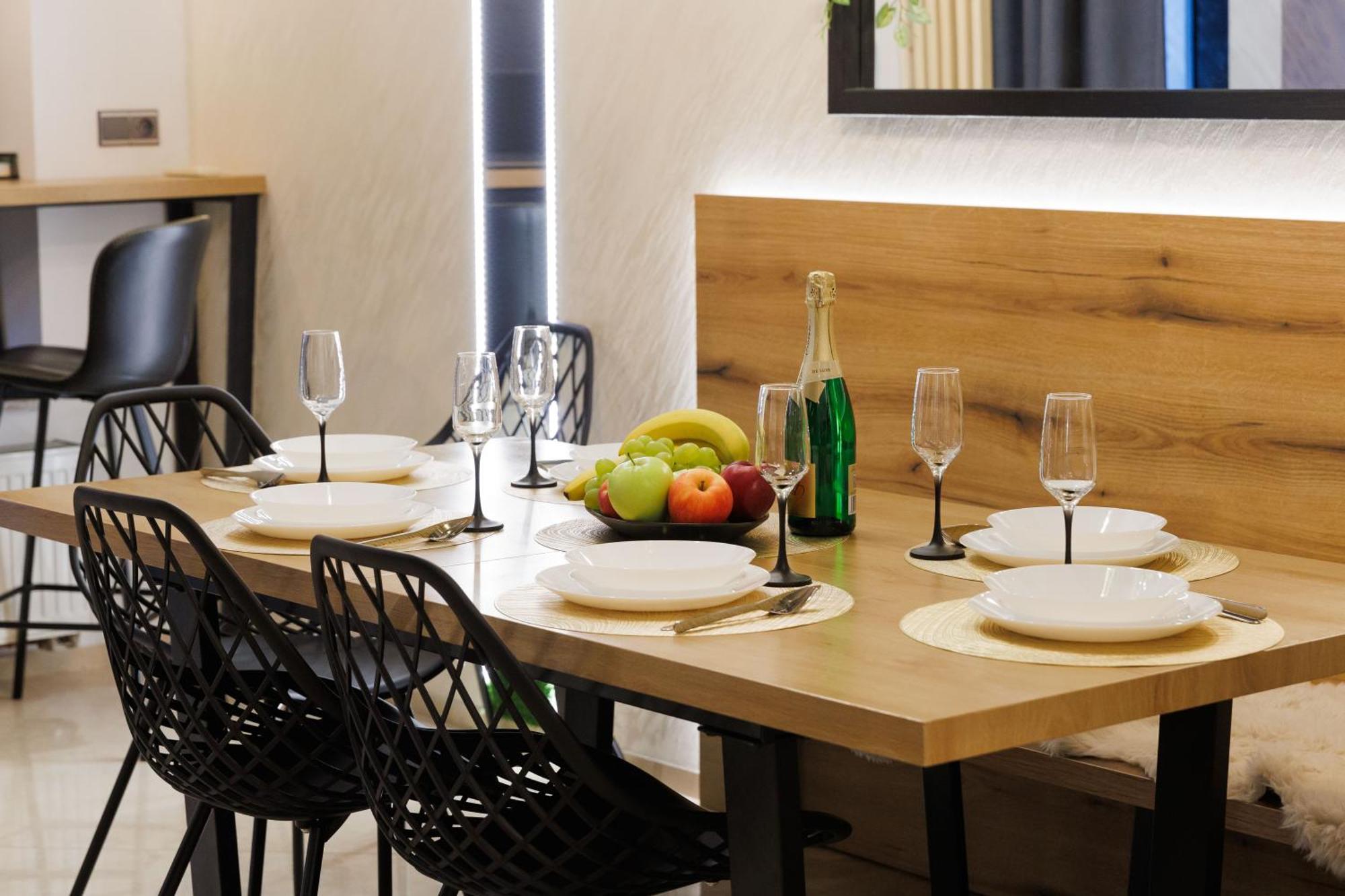 Leo Apartment Suite & Private Spa Zone - Old City Bratysława Zewnętrze zdjęcie